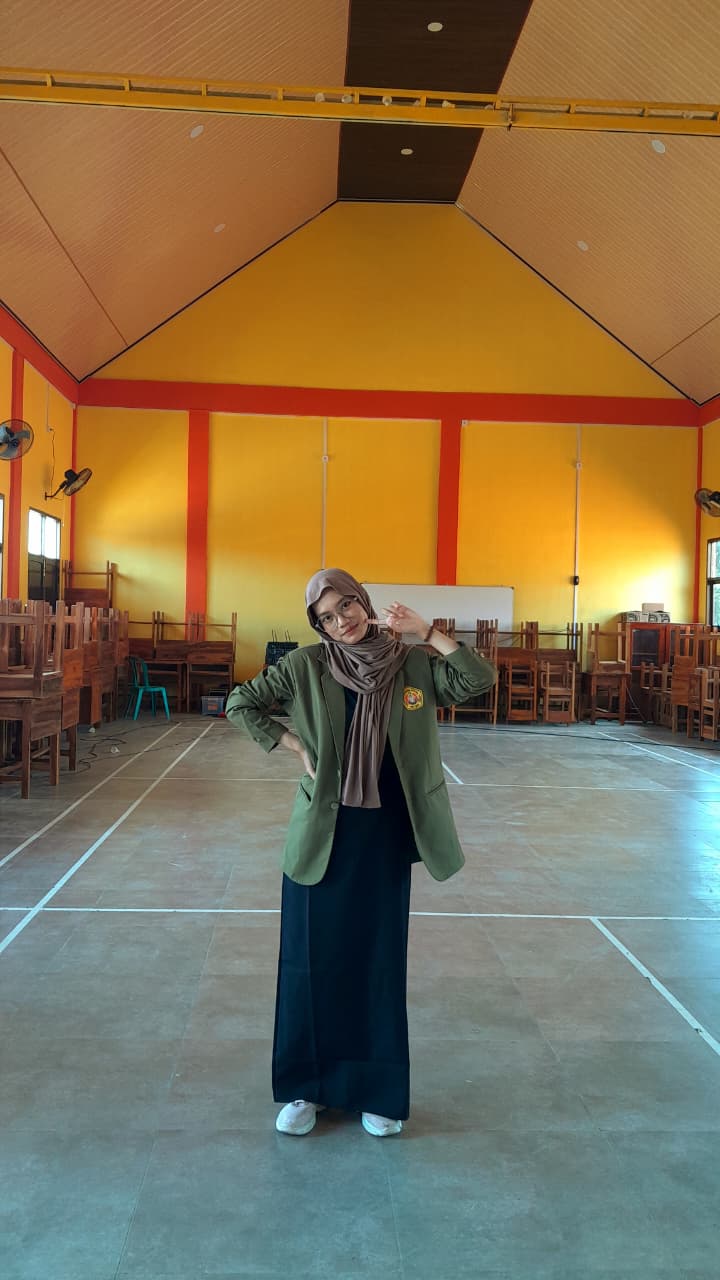 Alifa Zuriyatul Haq